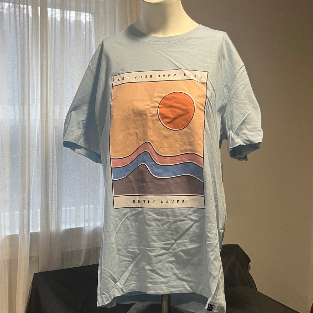 Men’s Graphic T-Shirt with Sun and Waves Design